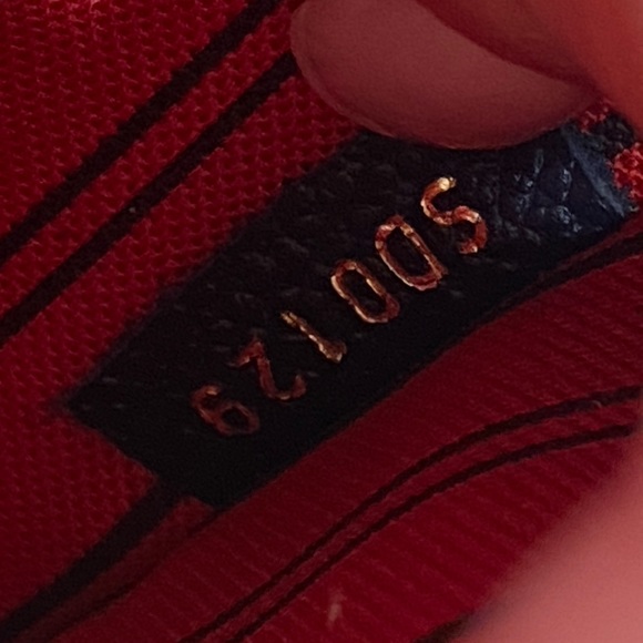 Sold! LV POCHETTE MÉTIS - Picture 10 of 10